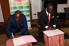 25_05_08_SIGNCONTRAT_005