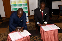 25_05_08_SIGNCONTRAT_016