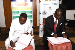 25_05_08_SIGNCONTRAT_020