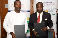 25_05_08_SIGNCONTRAT_022