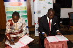 25_05_08_SIGNCONTRAT_023