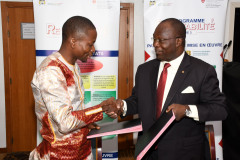 25_05_08_SIGNCONTRAT_025